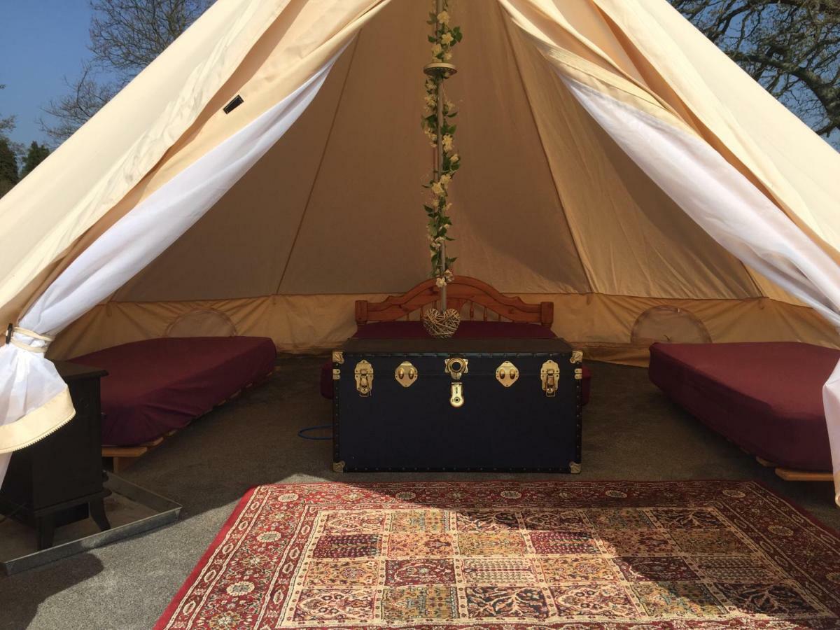 Bell Tent Glamping At Royal Victoria Country Park Southampton Buitenkant foto